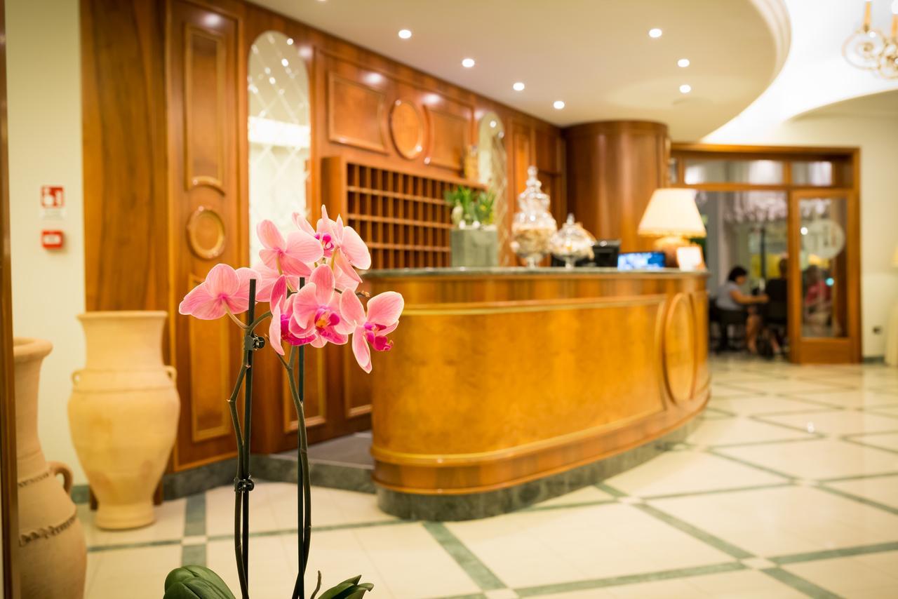 Hotel Tritone Caorle Eksteriør bilde