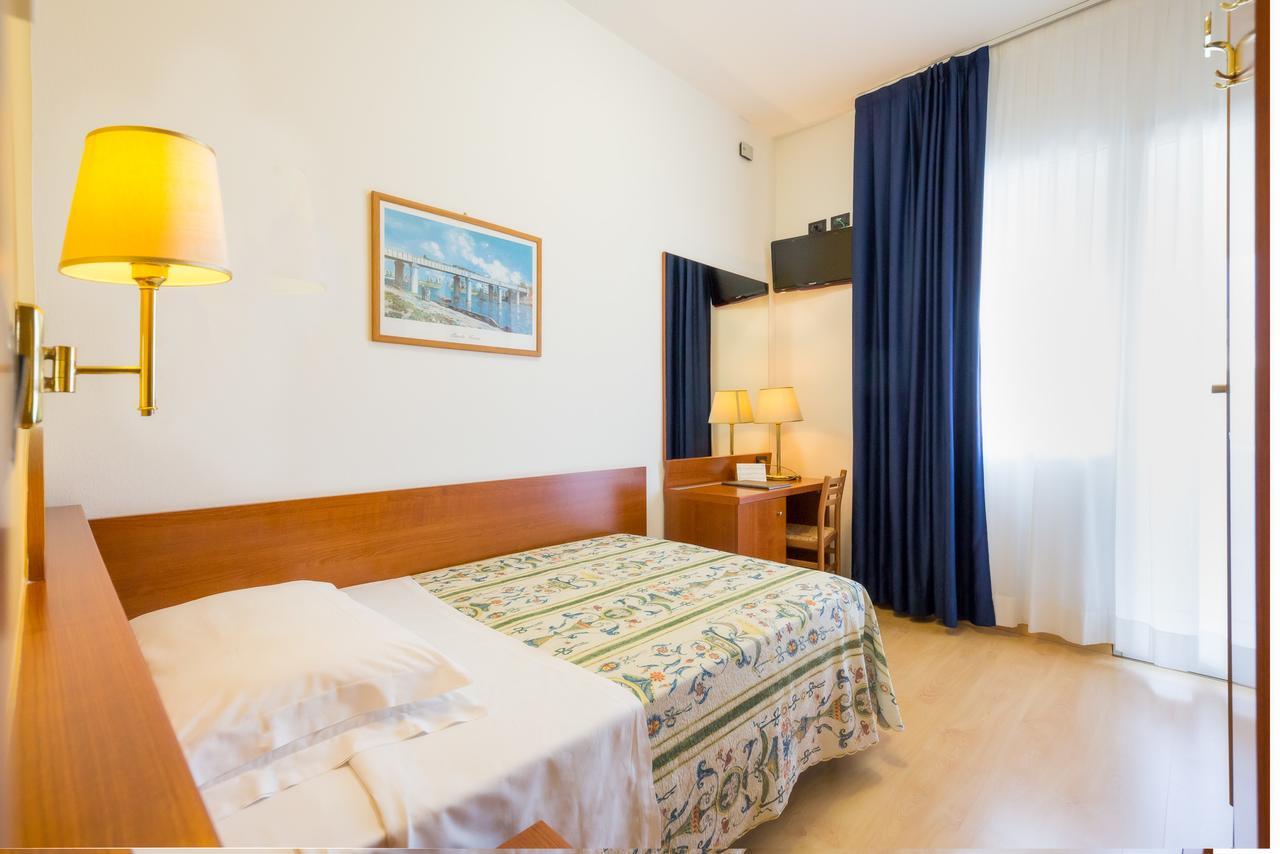 Hotel Tritone Caorle Eksteriør bilde