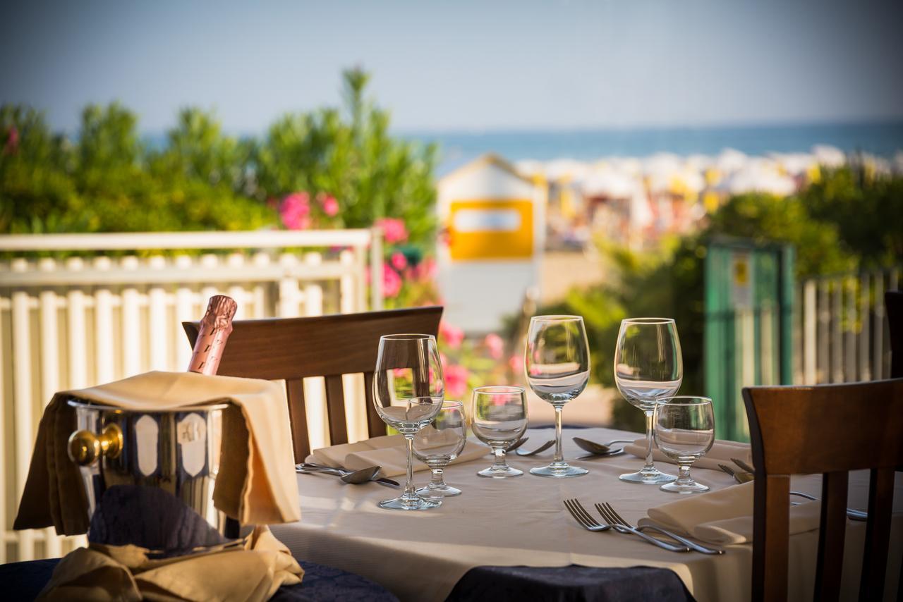 Hotel Tritone Caorle Eksteriør bilde