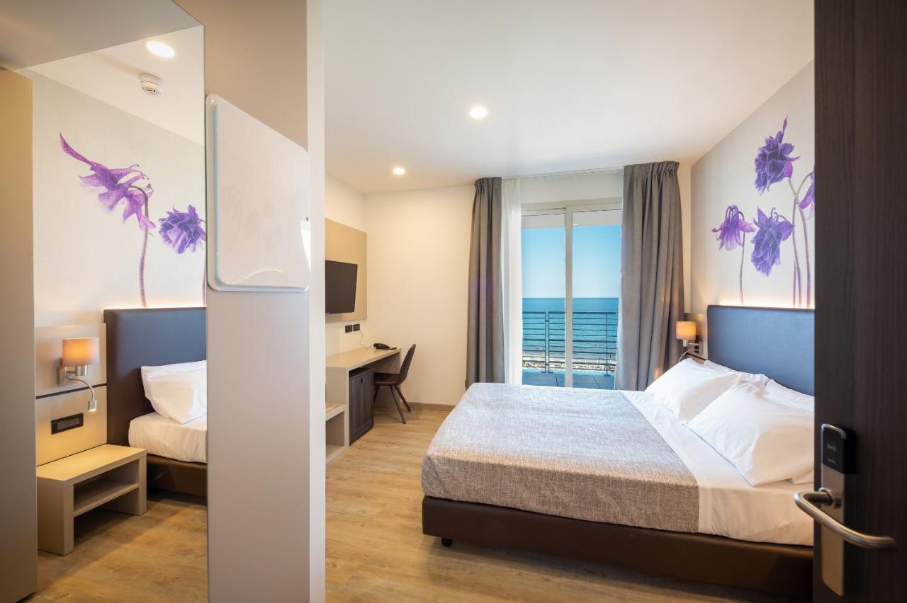 Hotel Tritone Caorle Eksteriør bilde